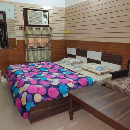 Arjun Guest House Pathankot Bagian luar foto
