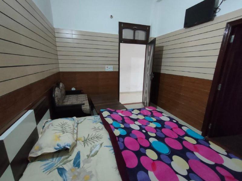 Arjun Guest House Pathankot Bagian luar foto