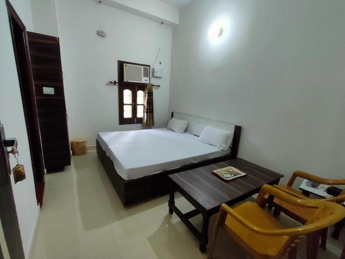 Arjun Guest House Pathankot Bagian luar foto